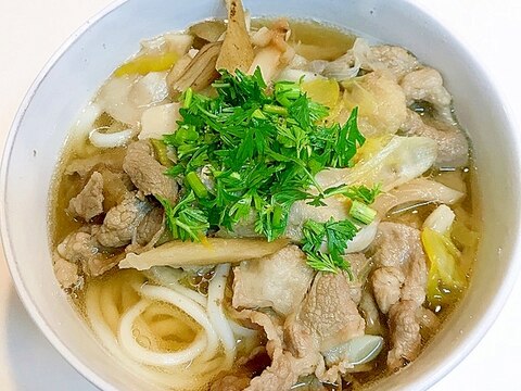 舞茸とパクチーのエスニックな肉うどん♪